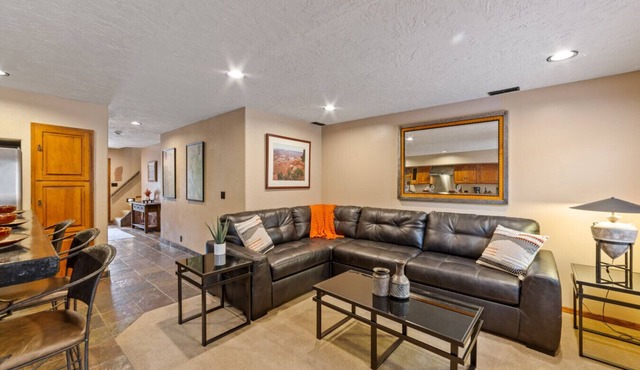 Westwater Hideaway - Three Master Suites!