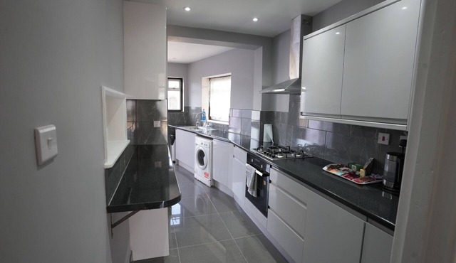 Westwick Gardens Retreat - 4 Bedroom House