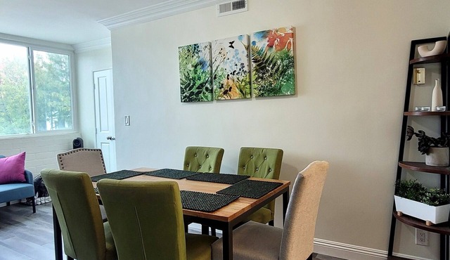 Westwood Condo 3 bedroom 2.5 bathroom condo - sleeps 10