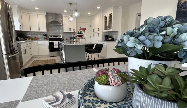 Westwood Luxury Ranch Home includes washer/dryer