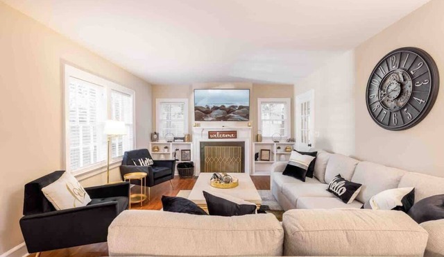 Westwood Retreat: Chic Interiors in a Premier Neighborhood