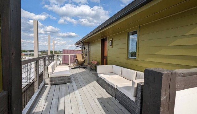 WestWood Shed Balcony-Berry Hill of 8th by Geodis