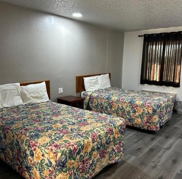 Westworld Country Inn