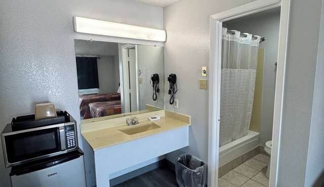 Westworld Country Inn