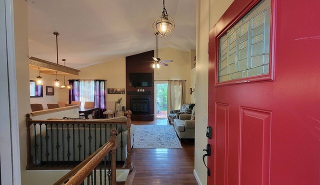 Westy Escape 2 Living Rooms, 2 Primary Bedrooms, Bar, BBQ, FirePit, Patio