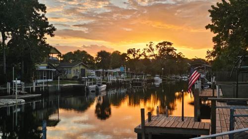Wet Feet Retreat at Weeki Wachee, The Perfect Riverfront Escape