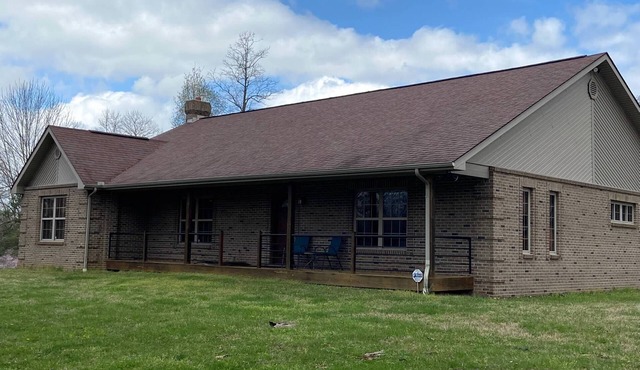 Wet Feet Retreat is a family friendly home near Burnside Island State Park.