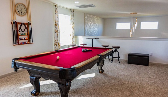 WeWelcome you to our Manor in Manor!