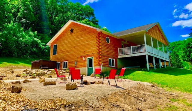 Wexford Hollow w/ Pool & Hot Tub