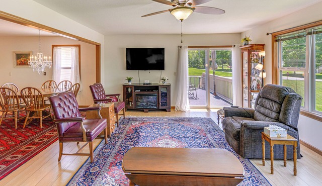 WFH-Friendly Columbiana Vacation Rental w/Deck!