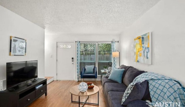 WFH in Relaxing Clarksville Townhome with Parking