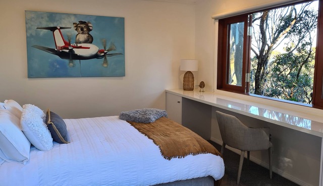 Whale Beach Secluded Self Contained Cottage, Spa and Fire Pit. Pet friendly.