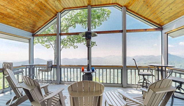 "Whale of a View": Cottages w Mtn Views, Screen Porches, Stunning Shared Terrace