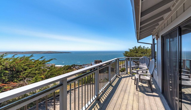 Whale Watch-Drop Anchor at this Bright, Dillon Beach Retreat! HtTb/GmRm/Pup