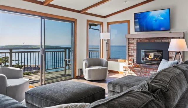 Whale Watch FANTASTIC VIEWS Game Room Dog Friendly