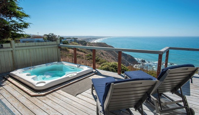 Whale Watchers Bluff - Amazing Panoramic Views!