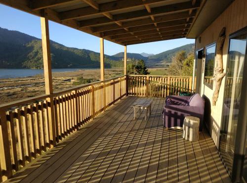 Whare kotare - Kingfisher Cabin