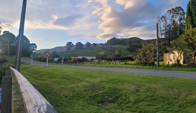 Whare Tai our cabin retreat on the outskirts of Porangahau village, peace awaits