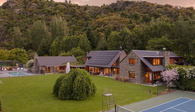 Wharenui by MajorDomo - Rustic Home on 11.5 Acres