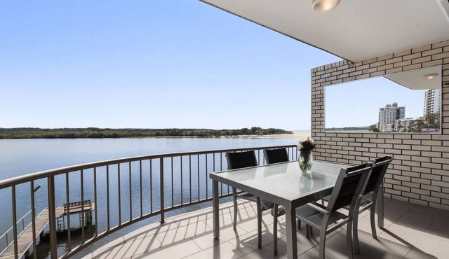 Wharf Lodge 2 Bedroom River View Apartment