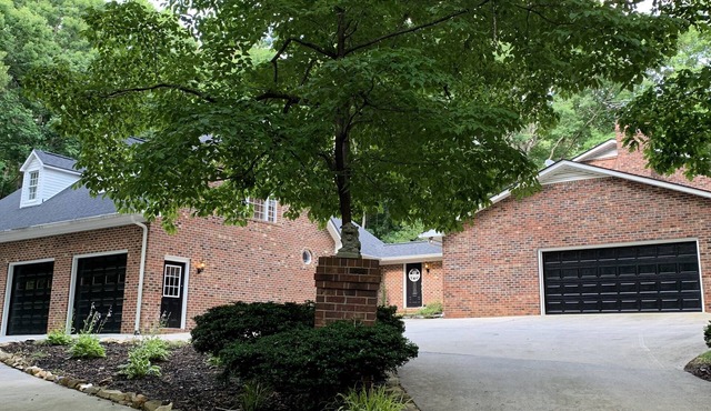 What If Randleman, NC En Suite Room in Private Home close to NC Zoo & the Triad!