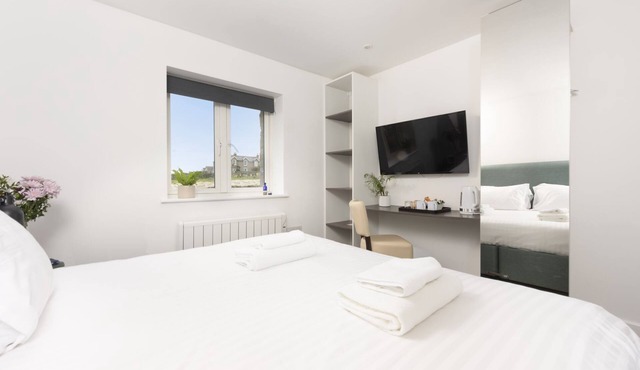 Wheal Cunning, B&B - a hotel room that sleeps 2 guests in 1 bedroom