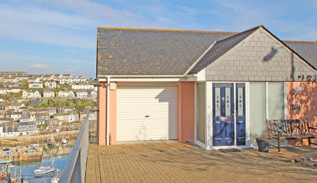 WHEAL KENDALL, family friendly, country holiday cottage in Mevagissey