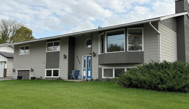 Wheat City Getaway, accommodates 6!