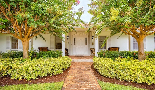 Wheel-Chair accessible. 3 bedroom& 2 bath House. Parking for boats & RV's too.