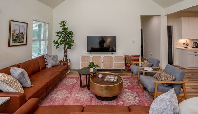 Wheelchair Accessible Home 5 Miles From Riverwalk