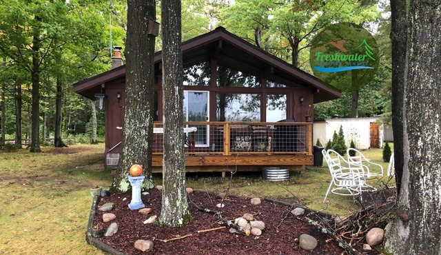 Wheeler Lake House: Lake Life at Its Best – Dive Into Summer Fun!