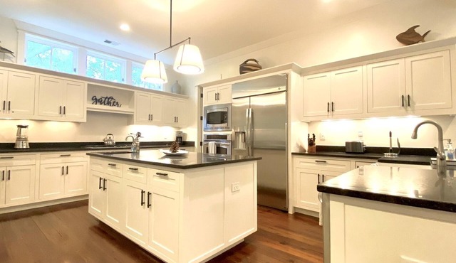 When Only The Best Will Do! Spectacular Wilson Village Home Includes Bikes