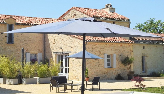 Where authenticity meets the comforts of today. Pet friendly!