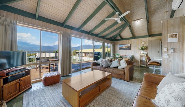 Where breathtaking mountain views meet the comforts of your own home