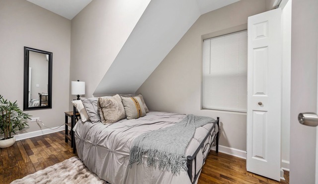 Where comfort begins- 2 bedrooms apartment, 15 min from Chicago