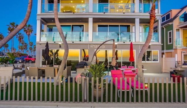 Where Mission Beach Comes to Life.nFront Row to the Surf and Sun.