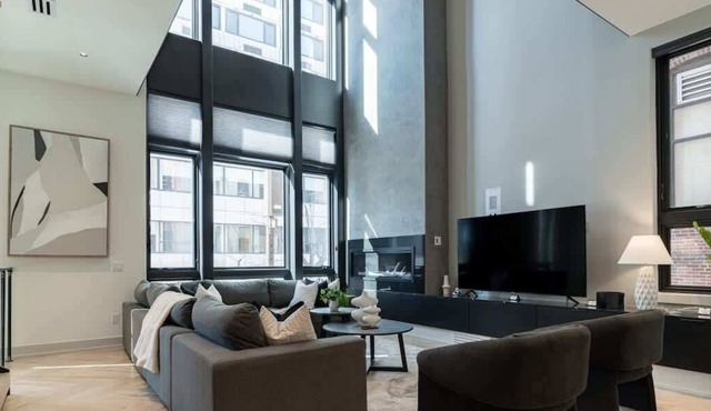 Where Rock & Roll Royalty Crash - Hot Tub & More