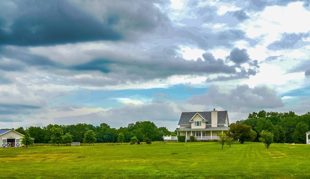Where the Missouri sky wakes up first. Peaceful mornings you’ll never forget.