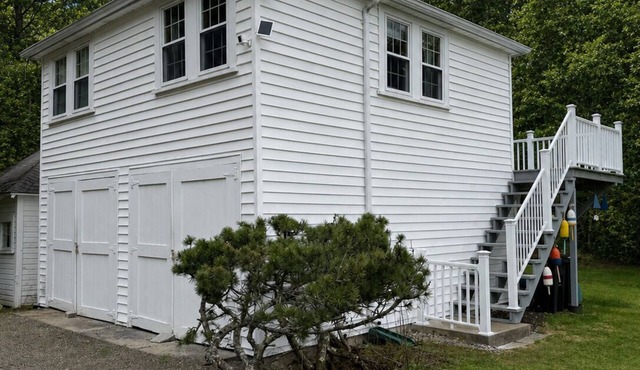 Where Woods Meet Water: A Coastal Maine Hideaway
