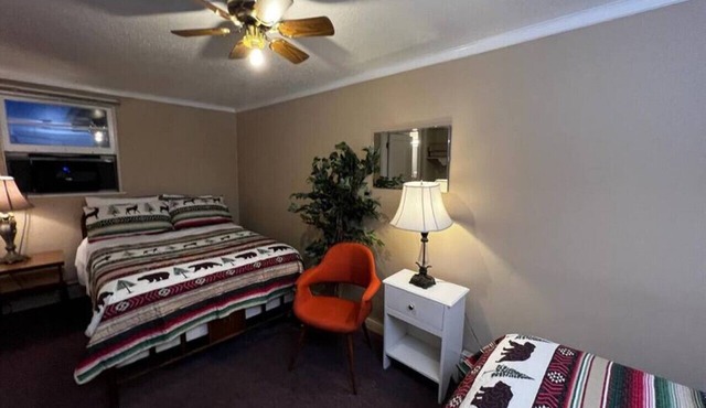 Whetstone Bay Lodge Room 4 - Sleeps 4