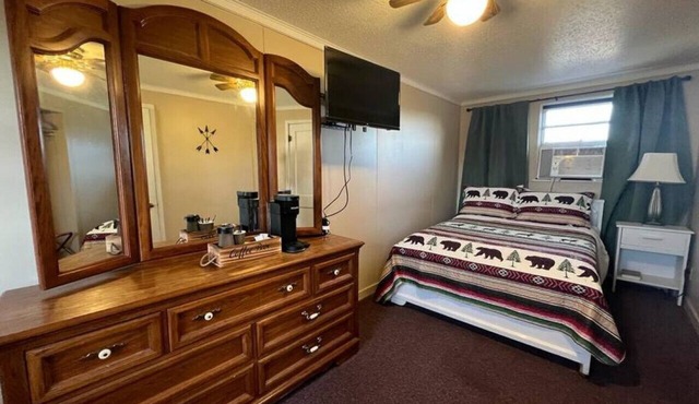 Whetstone Bay Lodge Room 6 - Sleeps 2