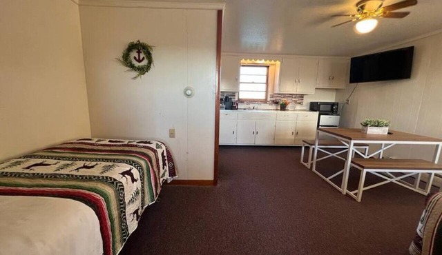 Whetstone Bay Lodge Room 9 - Sleeps 5