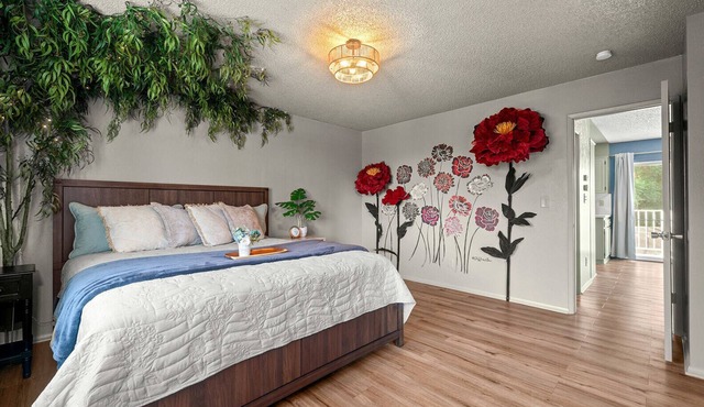 Whimsical 2 bedrooms Inland Empire!Near ONT airpt,colleges,shopping,theme parks