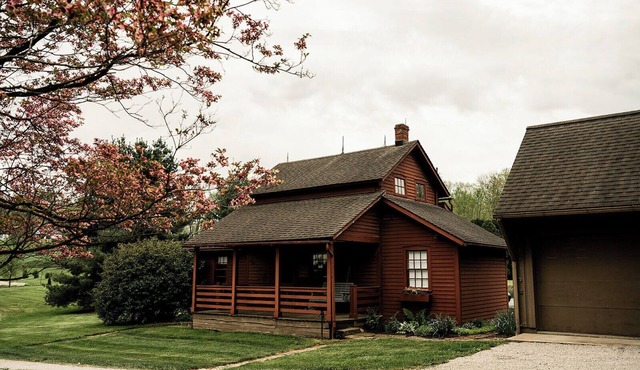 Whimsical Cottage w/Pond View