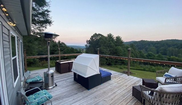 Whimsical Mountain Cottage with a View of the New River