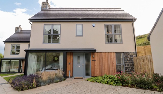 WHINSTONE HOUSE, family friendly, luxury holiday cottage in Craster