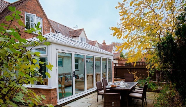 Whippet Cottage - sleeps 4 guests in 2 bedrooms