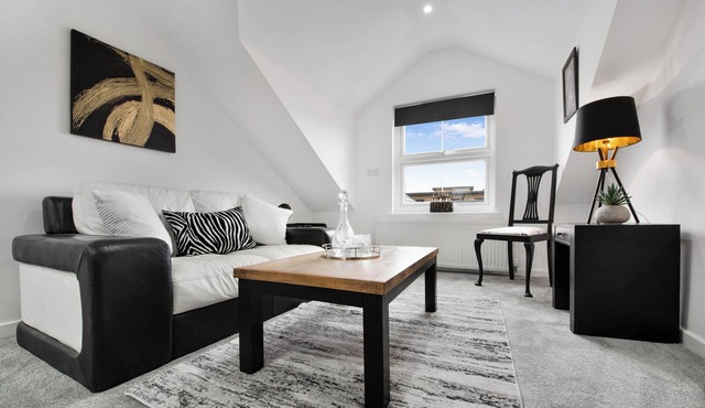 WhiskAwayStays Field House Apartment 1