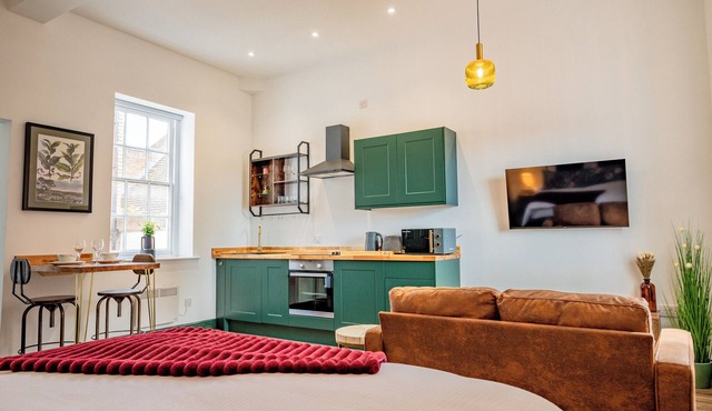 WhiskAwayStays No. 58 Studio No. 6