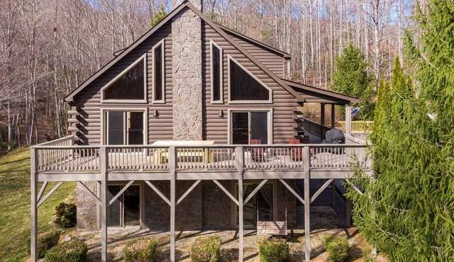 Whiskey Bear Escape - private home between Boone and West Jefferson!